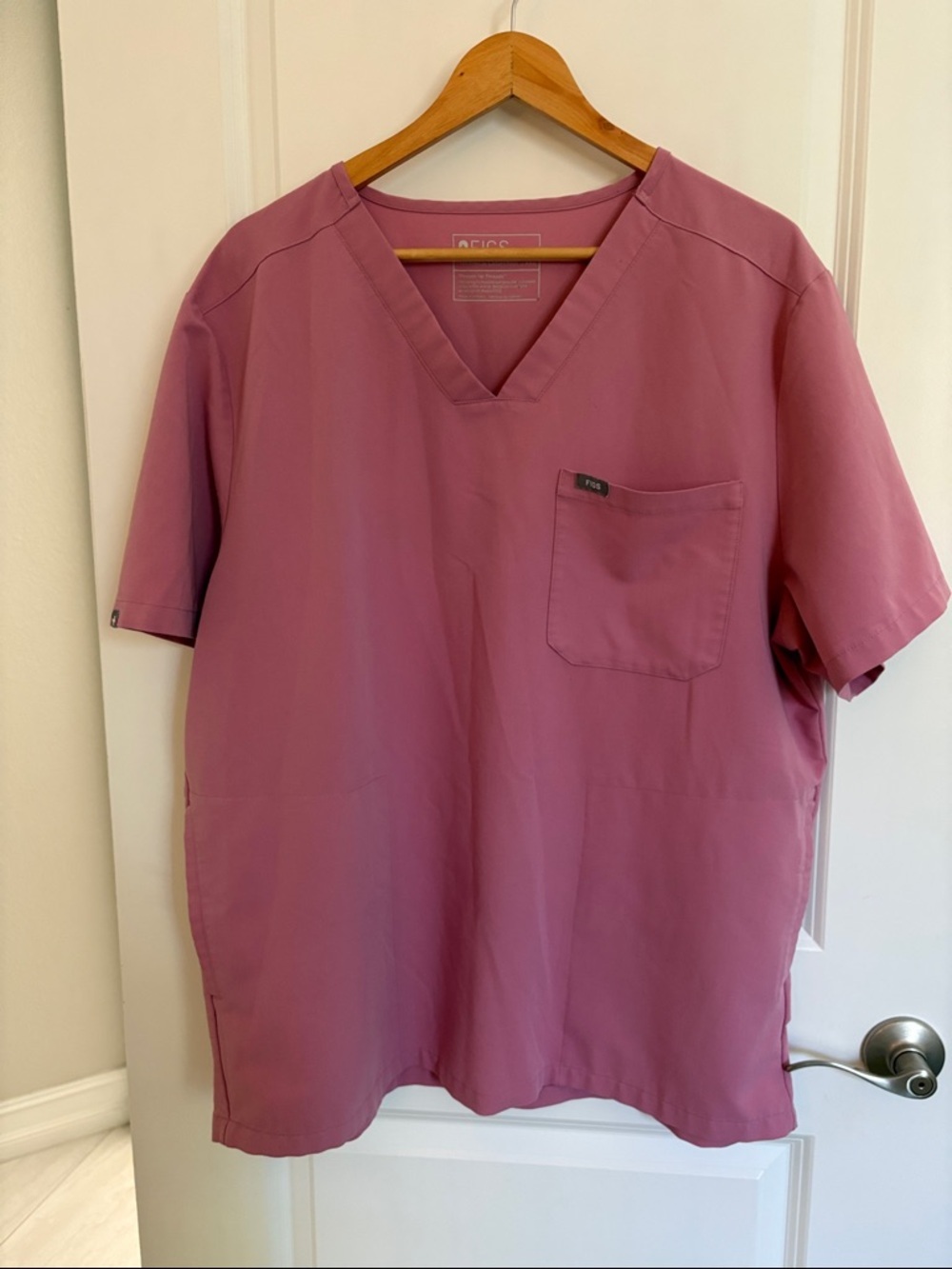 Figs Chisec Three Pocket Scrub Top Chalk Pink Size XXL - Picture 7 of 11